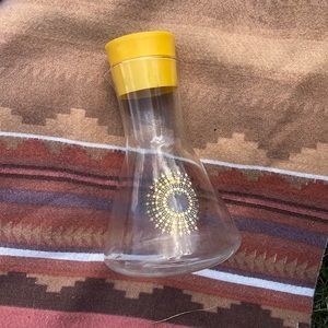 PYREX STARBURST PITCHER